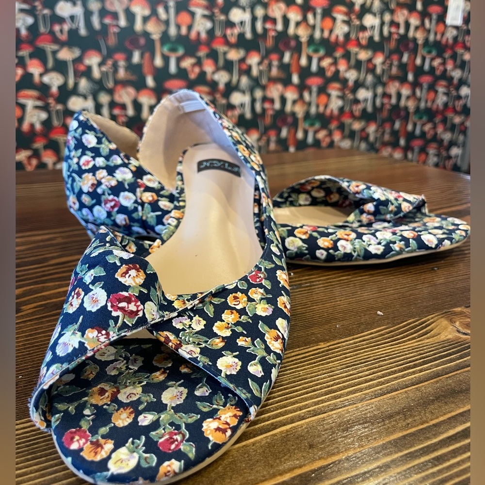 N.Y.L.A. blue flora open toe flats